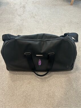 Vessel Signature Garment Duffel - NWOT